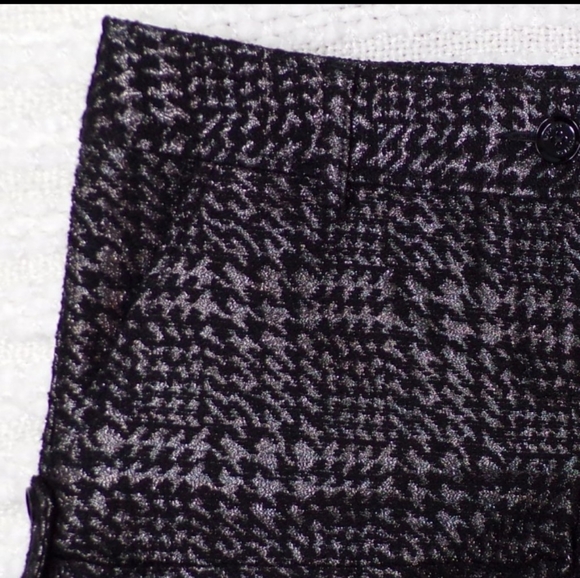 Express Herringbone Shorts - Picture 2 of 7